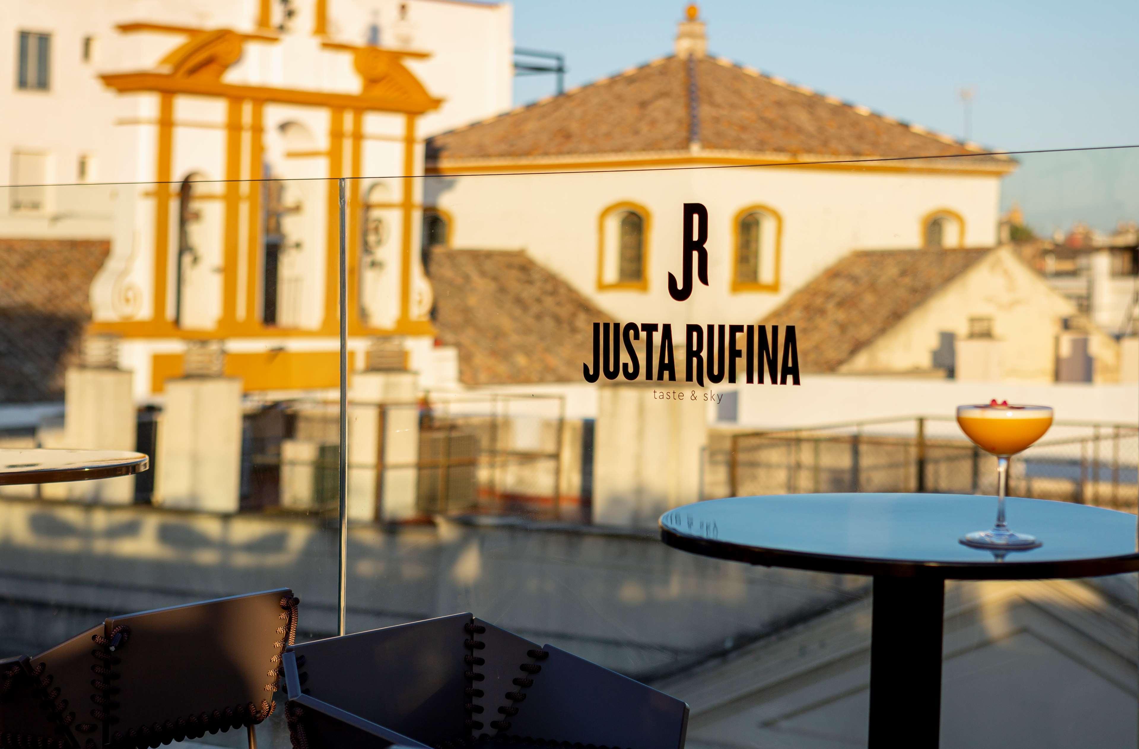 Radisson Collection Hotel, Magdalena Plaza Sevilla Bagian luar foto Justa Rufina