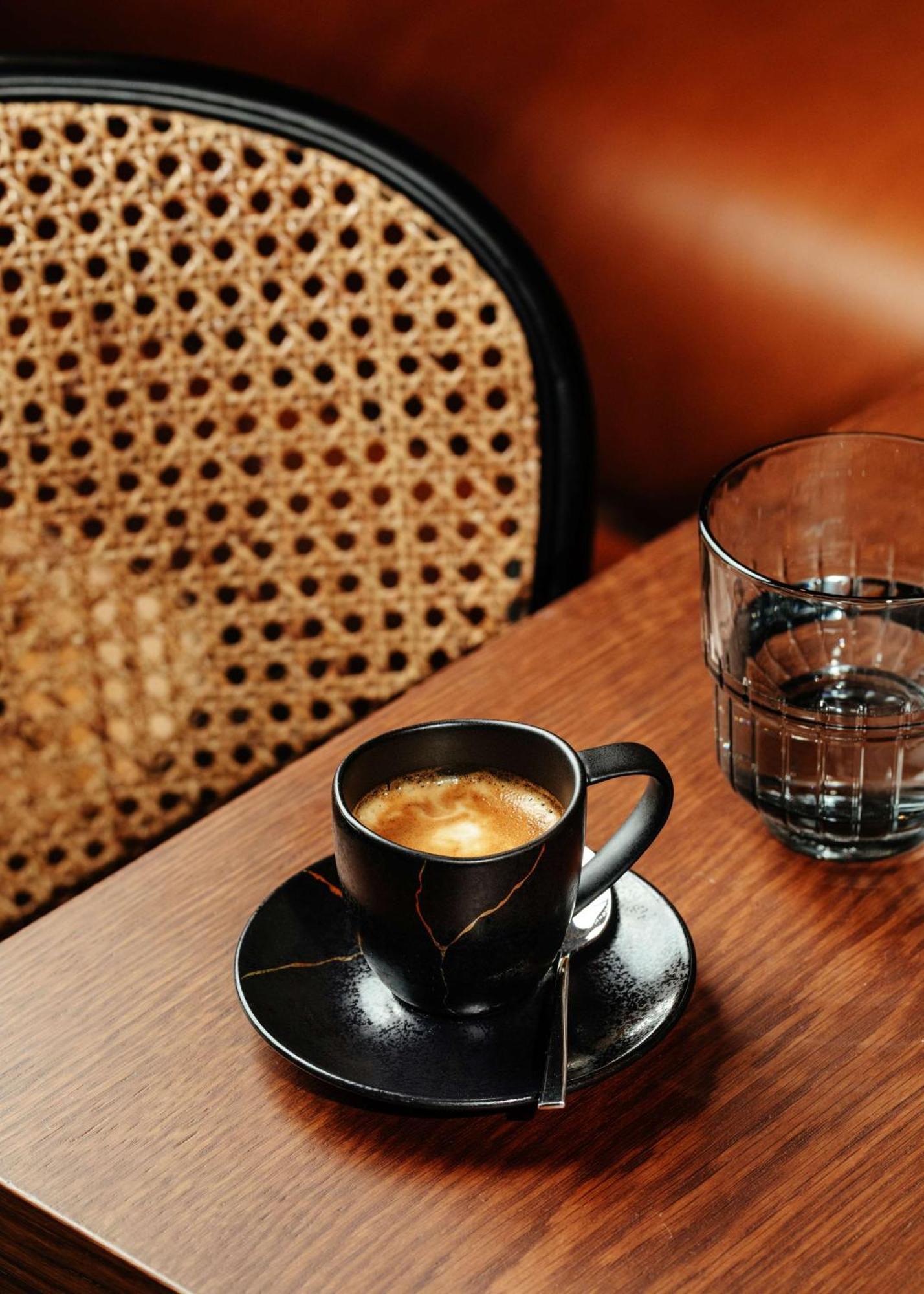 Radisson Collection Hotel, Magdalena Plaza Sevilla Bagian luar foto A cup of espresso