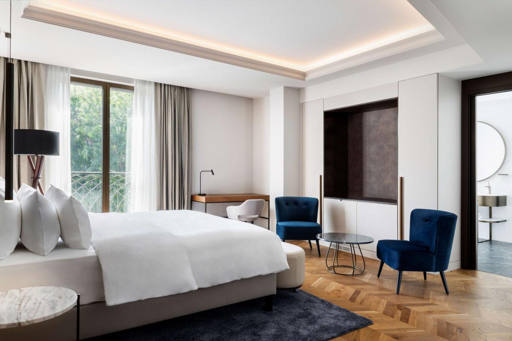 Radisson Collection Hotel, Magdalena Plaza Sevilla Bagian luar foto