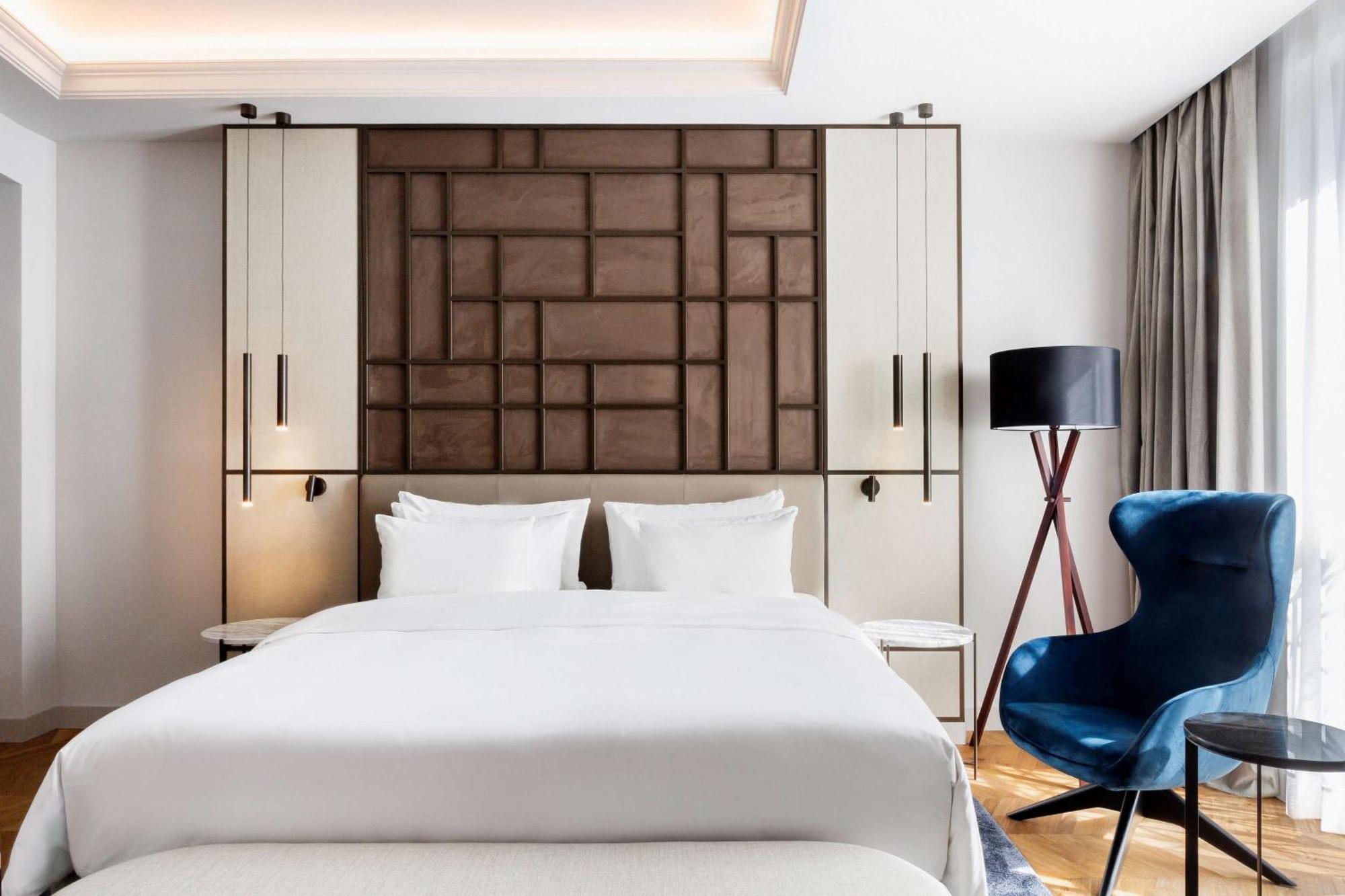 Radisson Collection Hotel, Magdalena Plaza Sevilla Bagian luar foto