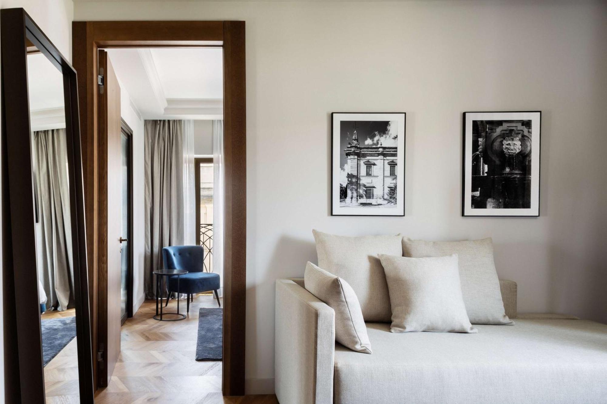 Radisson Collection Hotel, Magdalena Plaza Sevilla Bagian luar foto A suite at the Hotel