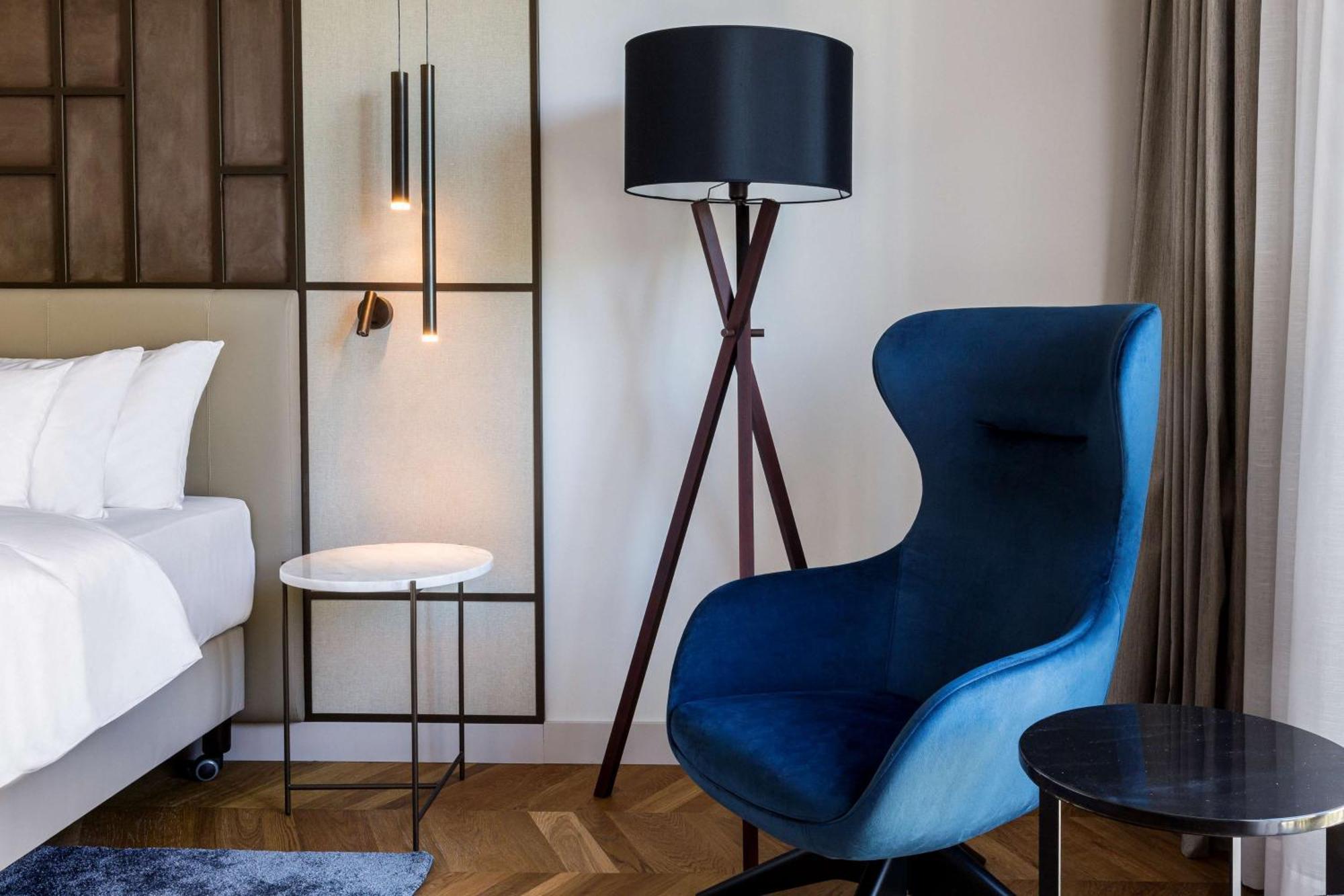 Radisson Collection Hotel, Magdalena Plaza Sevilla Bagian luar foto