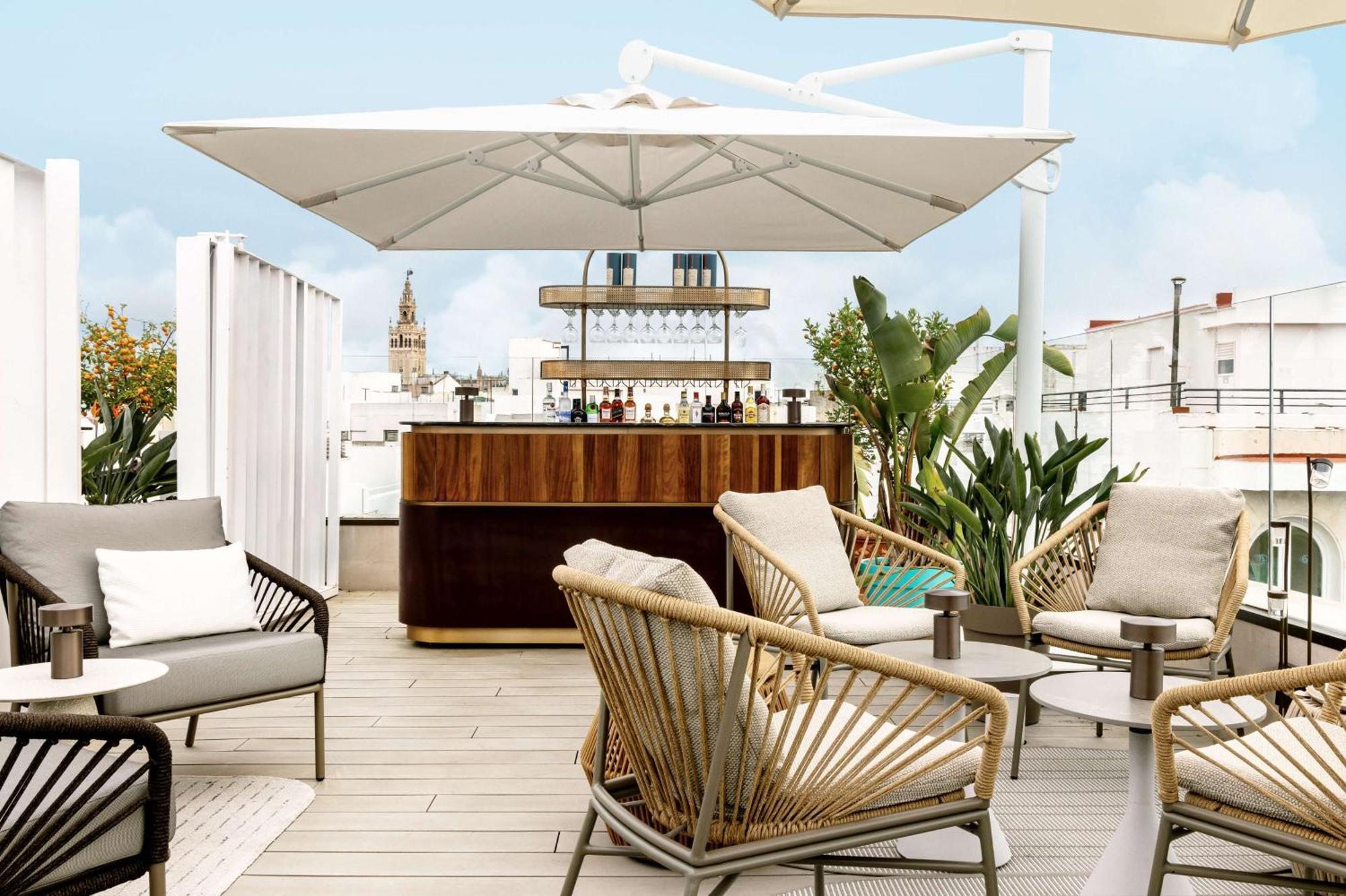 Radisson Collection Hotel, Magdalena Plaza Sevilla Bagian luar foto